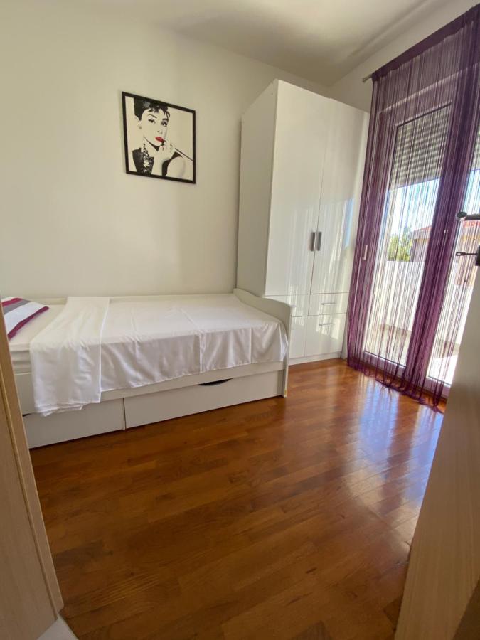 Apartman Mila Apartamento Kaštela Exterior foto