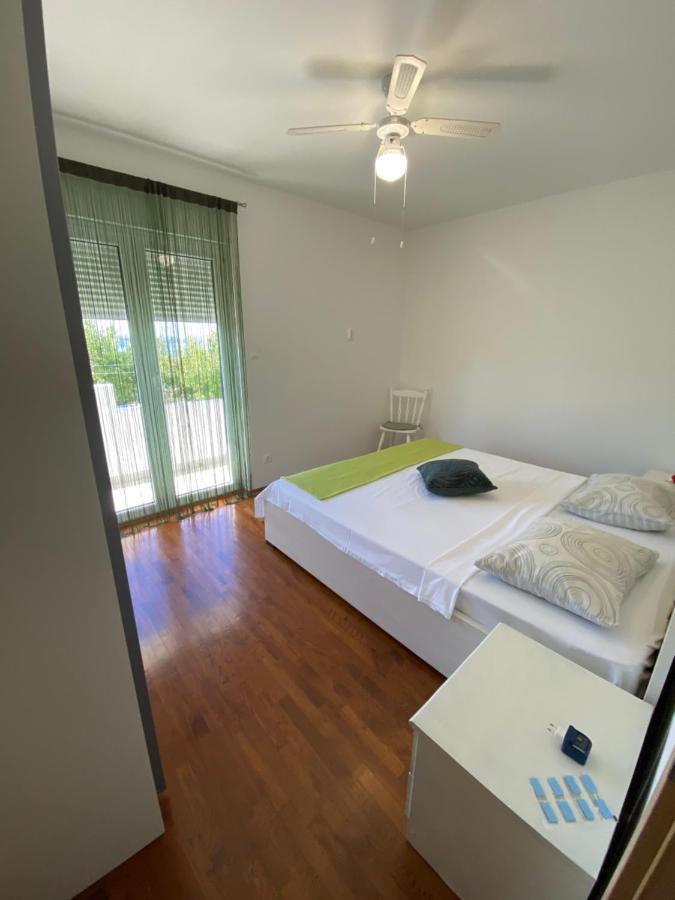 Apartman Mila Apartamento Kaštela Exterior foto