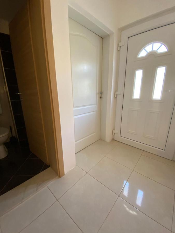 Apartman Mila Apartamento Kaštela Exterior foto