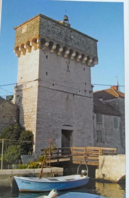Apartman Mila Apartamento Kaštela Exterior foto