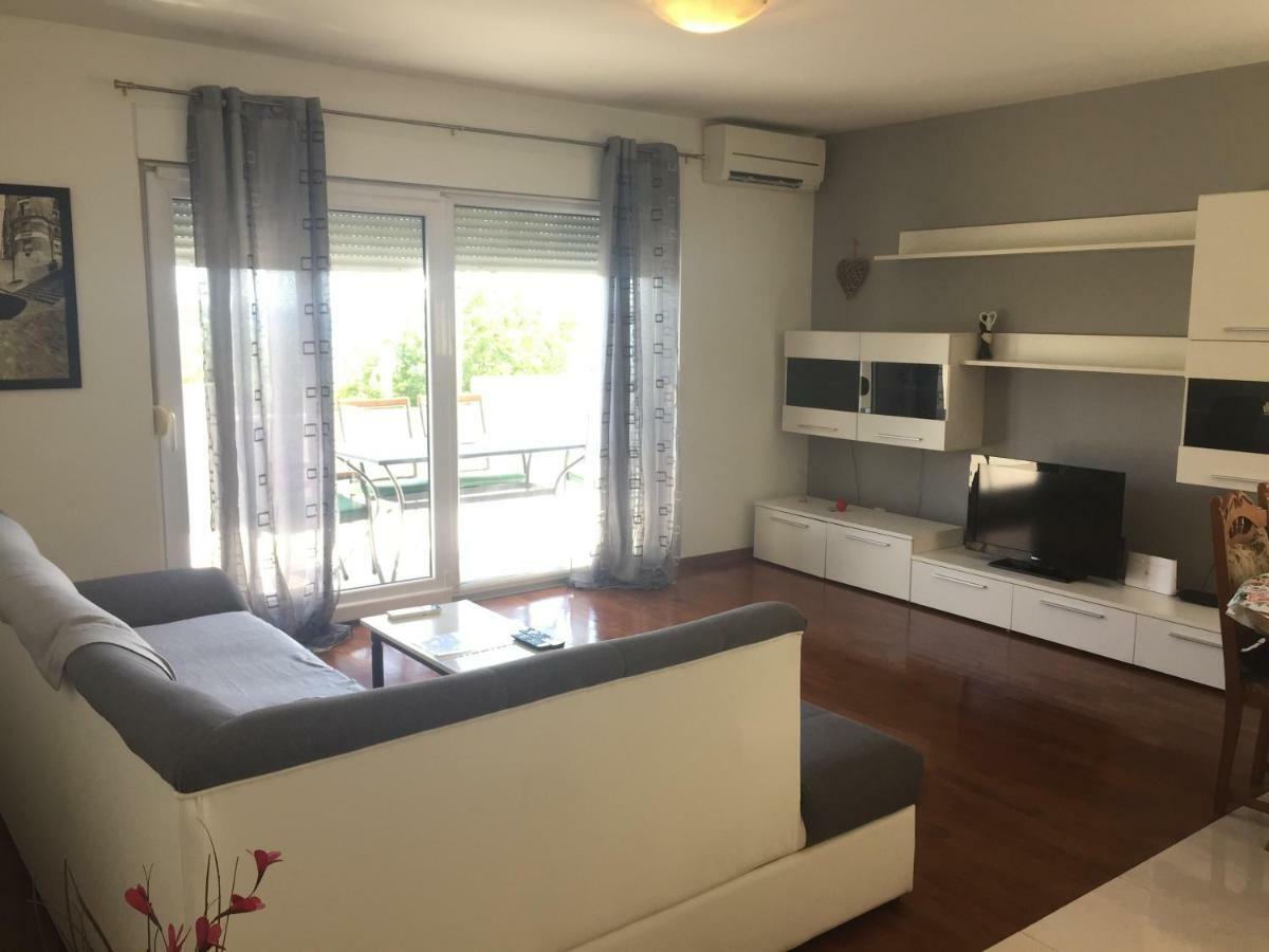 Apartman Mila Apartamento Kaštela Exterior foto