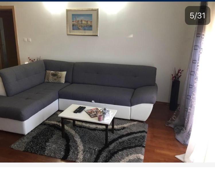Apartman Mila Apartamento Kaštela Exterior foto